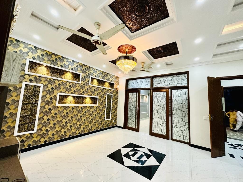 10 Marla Brand New House For Sale in Central Park Lahore G Block (14)