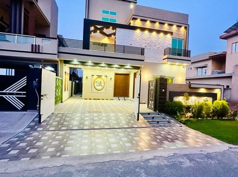 10 Marla Brand New House For Sale in Central Park Lahore G Block (8)