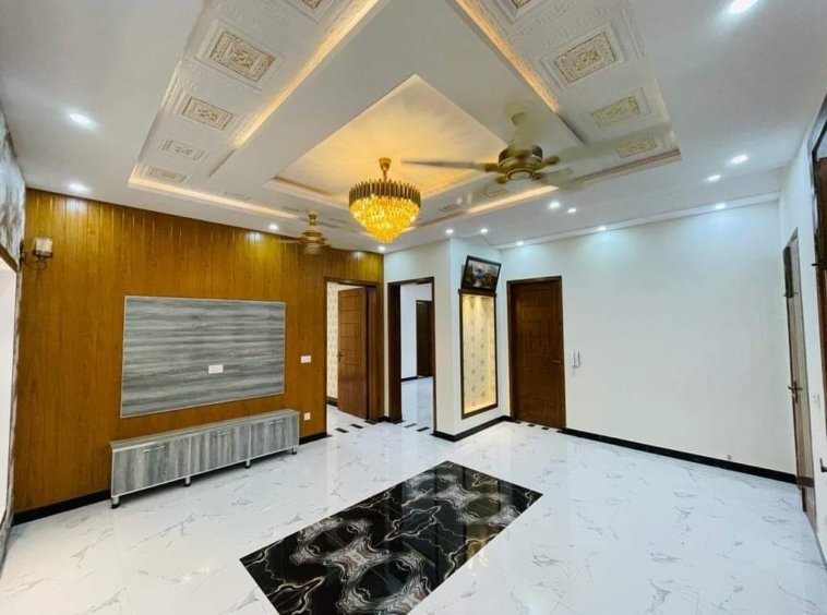 10m House for sale in Central Park (15)