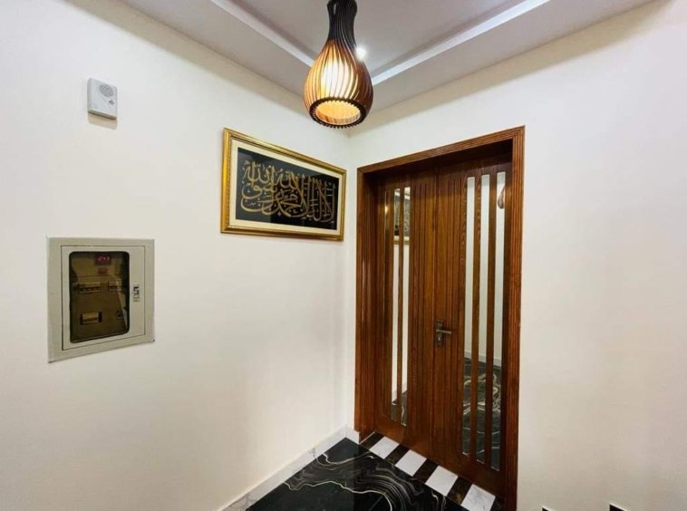 10m House for sale in Central Park (24)