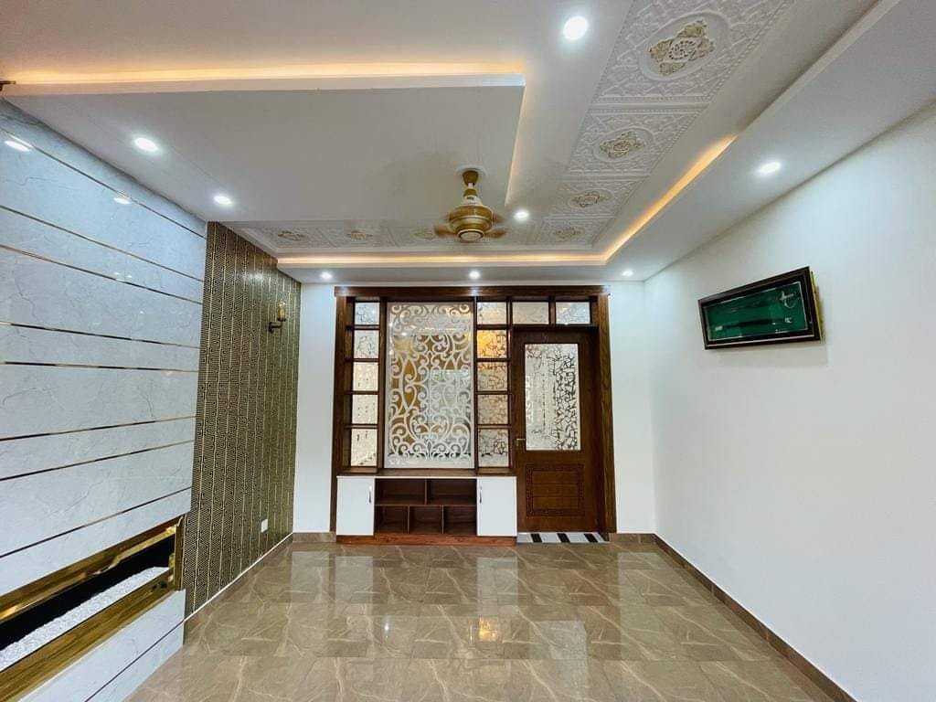 10m House for sale in Central Park (8)