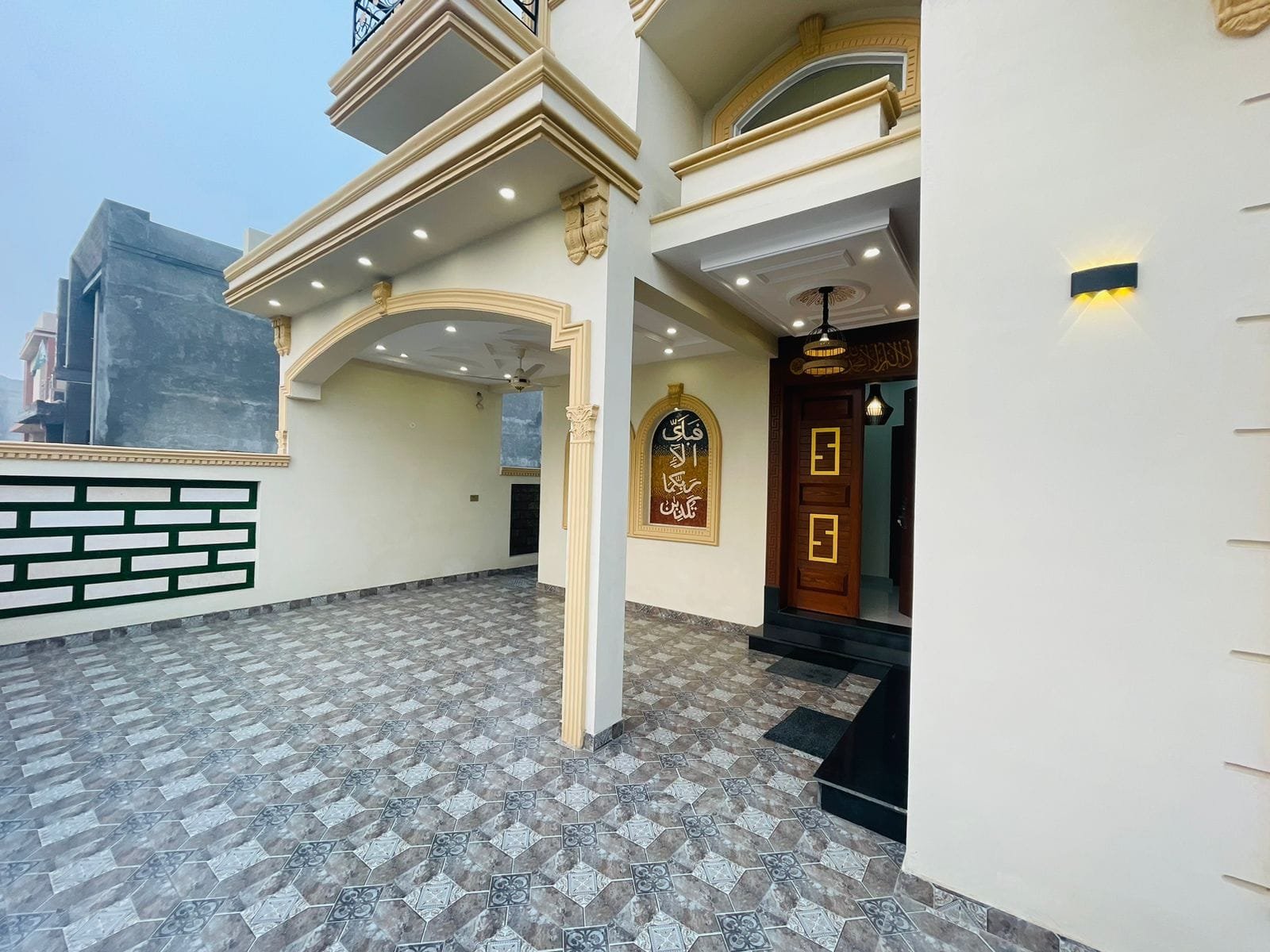 10 marla spanish House for sale in Central Park Lahore (18)