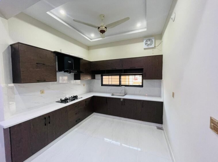 10m brand new house for sale in central park housing scheme lahore (16)